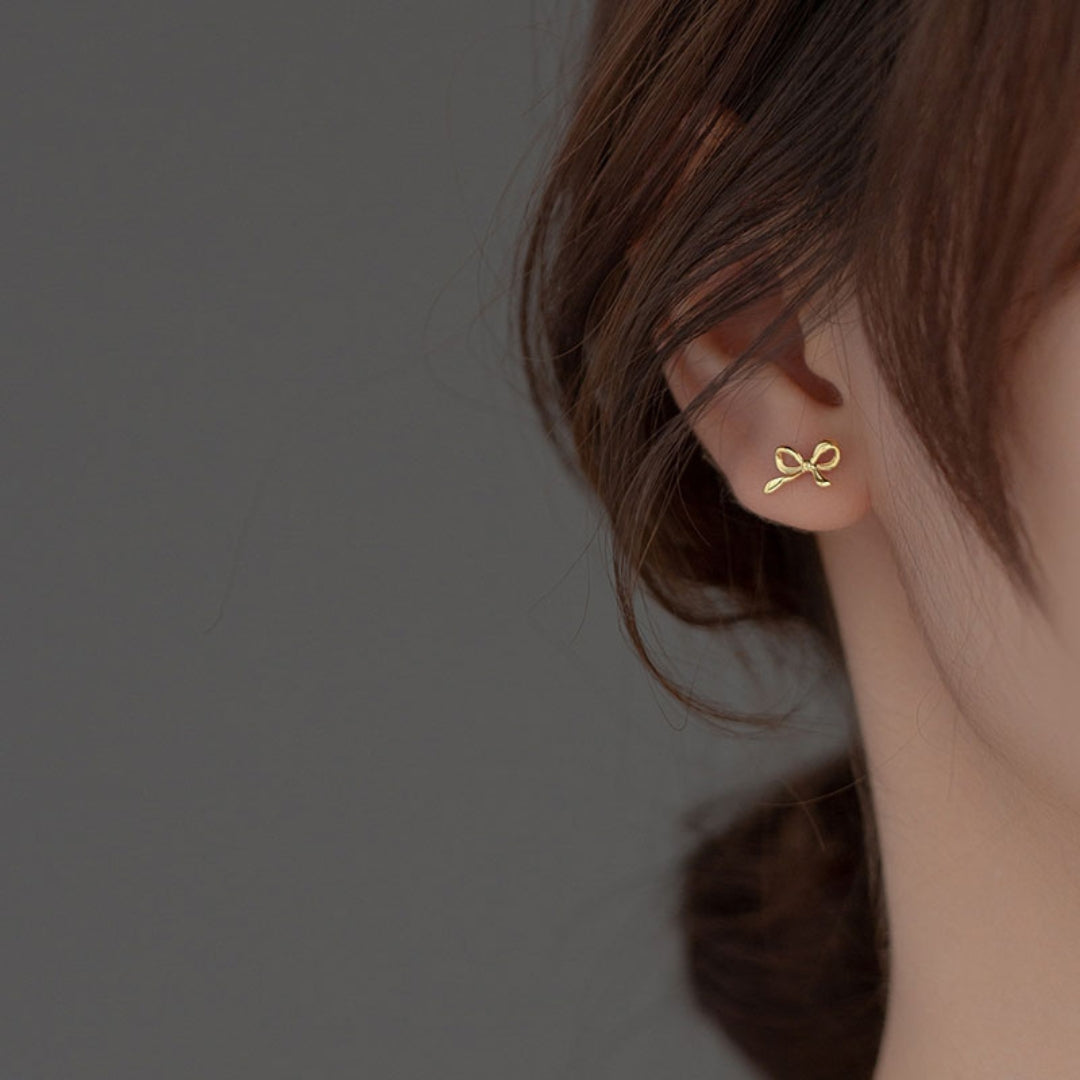 Lyria Bow Studs