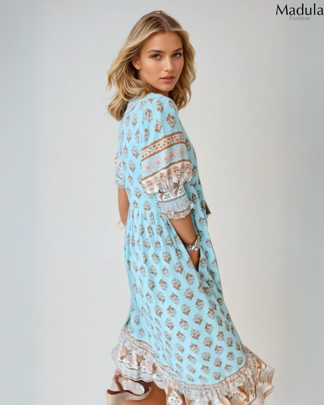 Sundra Robe