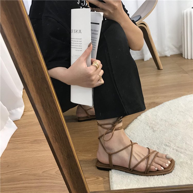 Alva Lace Flat